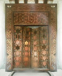 The Ghaznin Gate, taken in 1842 from the tomb of Mahmud of Ghazni in Ghazni, Afghanistan Red Fort, Ghazni gate (photographic restoration).jpg