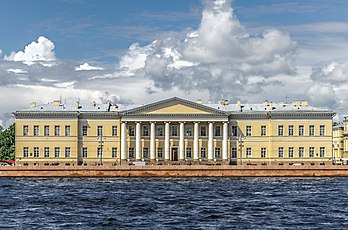 Edifício da Academia de Ciências da Rússia, em São Petesburgo, Rússia, por Giacomo Quarenghi. (definição 4 200 × 2 780)