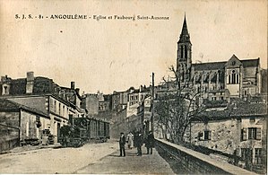 Rame descendant la forte rampe du faubourg Saint-Ausone à Angoulême.