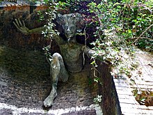 Скульптура Спригган работы Мэрилин Коллинз, Parkland Walk, Haringey.jpg