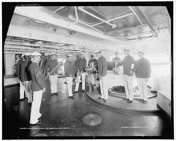 FileUSS Massachusetts 6 inch gun and crew LOC 4a14402vjpg