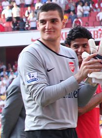 Mannone with Arsenal in 2009