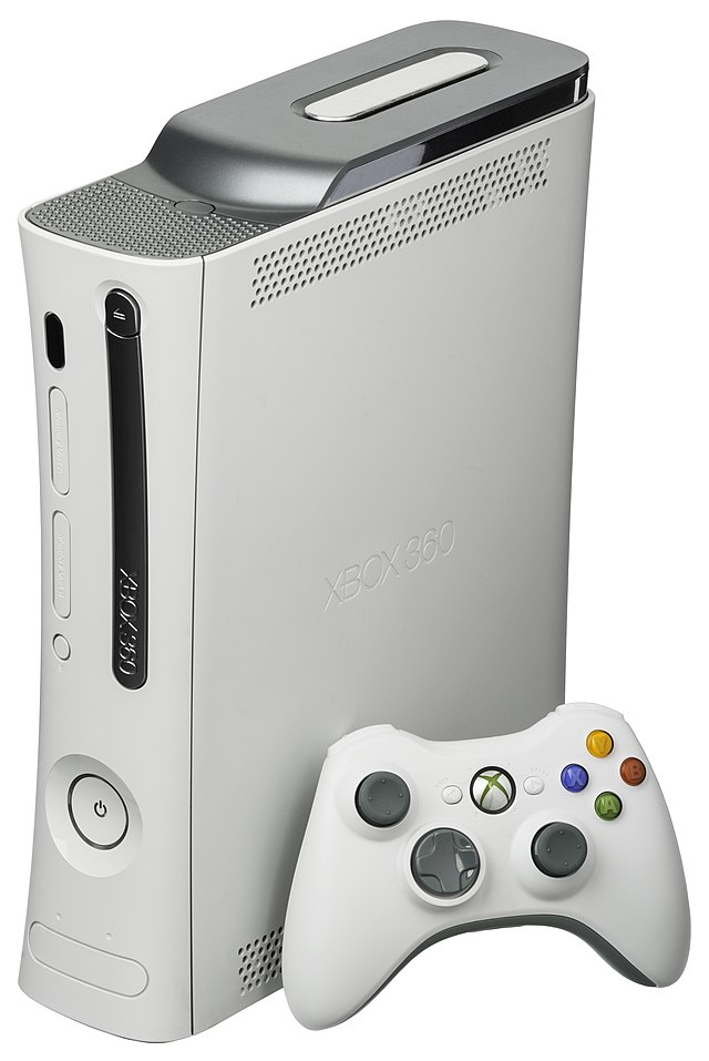 Left: Xbox 360 Elite, Centre: Xbox 360 S and new-style controller, Right: Xbox 360 E and new-style controller