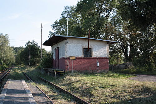 Skladiště na černouské železniční zastávce