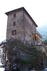 House on the cliff in Dezzo