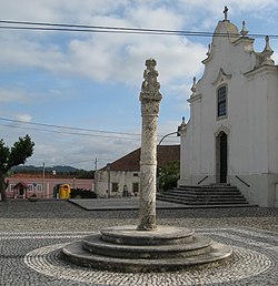 Igreja Matriz e Pelourinho de Alfeizerão