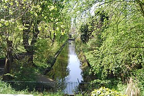 Une courte section du canal existe toujours dans le :parc Betts (en) dans le district d'Anerley