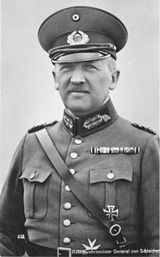 Kurt von Schleicher v uniformě (1932)