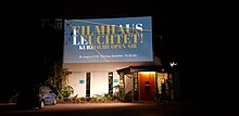 Filmprojektion "Filmhaus leuchtet!" im Innenhof am Filmhaus