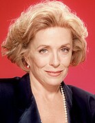 Holland Taylor jwe kòm Ellen.