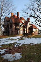 The house of Katherine Seymour Day, grandniece of Harriet Beecher Stowe, adjacent to the Stowe house; it now forms part of the research center dedicated to Stowe. Katharine Seymour Day House.jpg