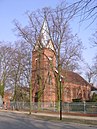 Katholische Kirche St. Joseph mit Einfriedung