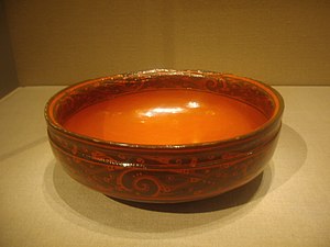 Chinese red lacquerware bowl (Han dynasty)