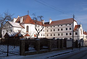 Монастырь Святого Винкентия, вид со стороны улицы Сельских