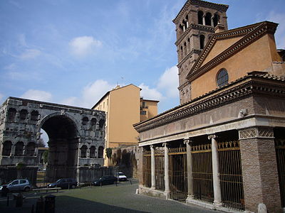 Janusbågen (till vänster) med kyrkan San Giorgio in Velabro.