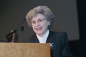 Рут Киршштейн 1926-2009 (33345823081) .jpg