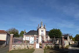 The town hall in Saint-Lucien