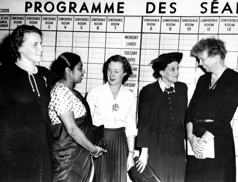 ચિત્ર:Ulla Lindstrom, Sucheta Kripalani, Barbara Castle, Cairine Wilson, Eleanor Roosevelt (1949).jpg