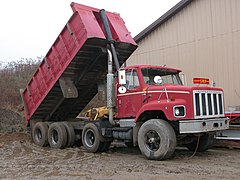 Un porteur type benne (États-Unis).