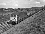 56 027 mit Kohlezug nahe Mirfield (1983)