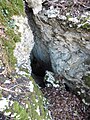 Entrée supérieure de la grotte de la Chère.