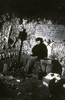 Autoportrait de Nadar dans les Catacombes en 1860.