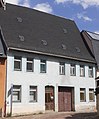 Wohnhaus in geschlossener Bebauung und Hinterhaus