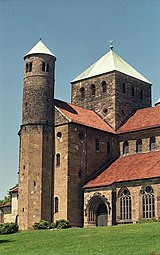 Romanesque+pilgrimage+church+plan