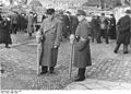 A Berlino, di vigilanza durante la costruzione di una linea difensiva - Marzo 1945)