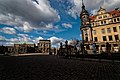 Dresden_-_Taschenberg_-_View_along_Dresden_Castle_(restyled_to_Neorenaissance_1901)_towards_Zwinger_01