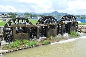 朝倉三連水車