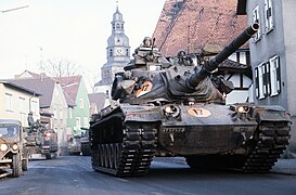 Tank M60A3 během manévrů na území západního Německa