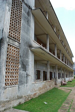 Prison where Pol Pot and the Khmer Rouge tortu...