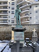 Statue d'Armand Carrel sur sa tombe.