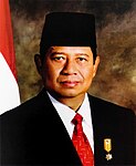Susilo Bambang Yudhoyono, official presidential portrait (2004).jpg