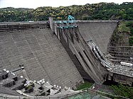 平成18年7月豪雨を機にダム再開発事業が進められている鶴田ダム（川内川）。