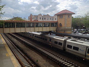 Tuckahoe NY Metro-North railroad station 2015.jpg