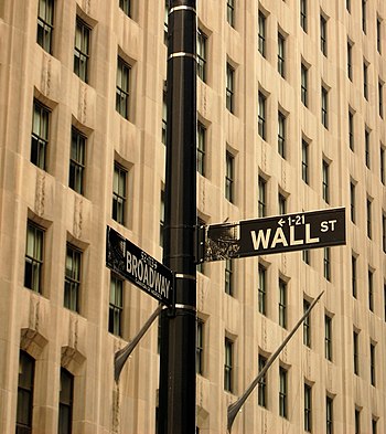 English: The corner of Wall Street and Broadwa...
