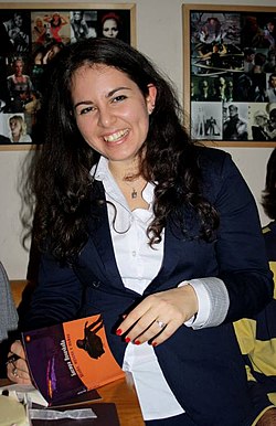Бистра Величкова на премиерата на дебютната си книга „Малка, мръсна и тъжна“, 10 декември, 2014 г., Панаир на книгата, НДК