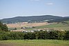 Blick von Point Alpha ostwärts auf den Hohen Stern (links) und den Mannsberg (rechts)