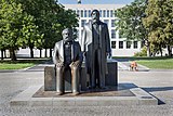 Denkmal für Marx und Engels (1986), Marx-Engels-Forum Berlin