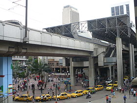 Façade nord de la station de métro