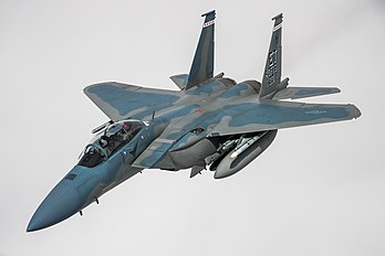 F-15EX Eagle II do 40th Flight Test Squadron em formação de voo durante uma operação de reabastecimento aéreo sobre o Norte da Califórnia, Estados Unidos (definição 4 750 × 3 167)