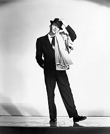 Frank Sinatra (1957 Pal Joey publicity photo).jpg