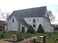 Kirche (mit Ausstattung), Kirchhof mit Einfriedung, Kriegerdenkmal für die Gefallenen des Ersten Weltkrieges, Glocke, Grabmal und Gedenktafel an der Kirche