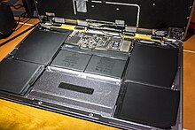 Inner view of a MacBook (Retina) laptop Macbook 12 Retina 2015 Internal Snapshot (30433168804).jpg