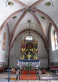 Интерьер кладбищенской церкви