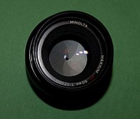 Объектив Minolta AF 50mm f/1.7 с диафрагмой закрытой до 22