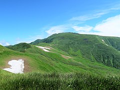 姥ヶ岳側から望む月山