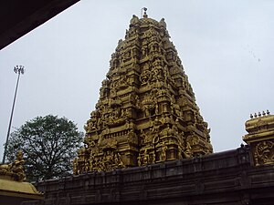 Shikhara dravidico nel tempio Murudeshwara